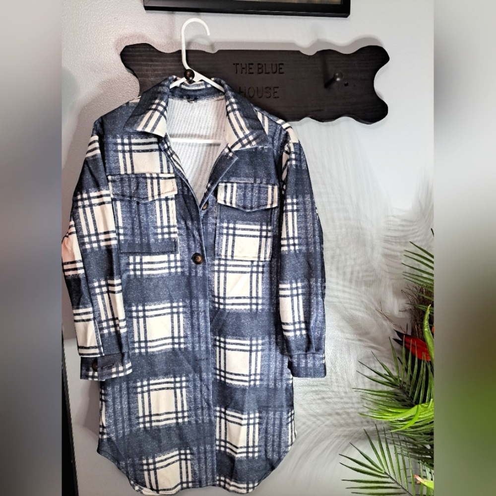 Trendy Long Plaid Shacket Size Medium New without tags